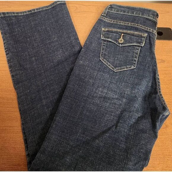 Levi 12M Perfectly Slimming 512 Boot Cut Jeans. Measures approx 31W x 31 inseam - Picture 10 of 10